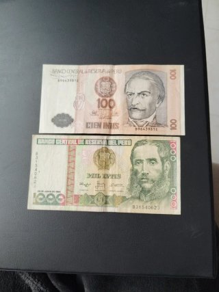 Billetes antiguos de Perú: 100 y 1000 Intis