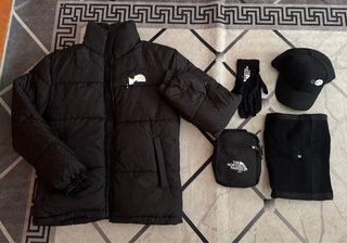 Set The North Face: Chaqueta, Gorra y Accesorios