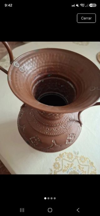 Jarrón de Cobre Antiguo