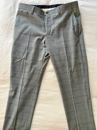 Pantalón de cuadros gris Zara. Talla 32 (42ES)
