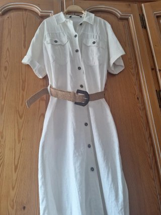 Vestido midi lino blanco Zara