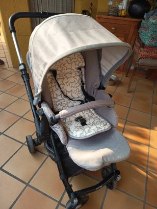 Carro de bebé con capota