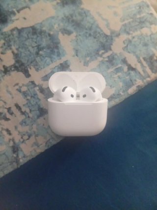 AirPods 4 con Cancelación de Ruido