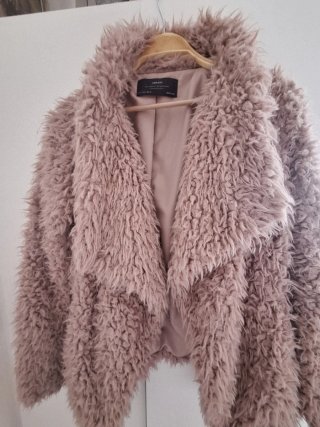 Abrigo de pelo rosa palo Zara