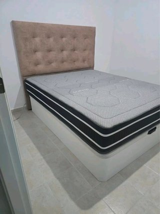 Canapé y Colchón Nuevos