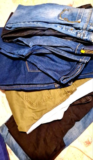 Lote de pantalones de mujer.