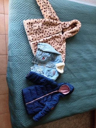 Conjunto de 3 abrigos para niña de 3 años
