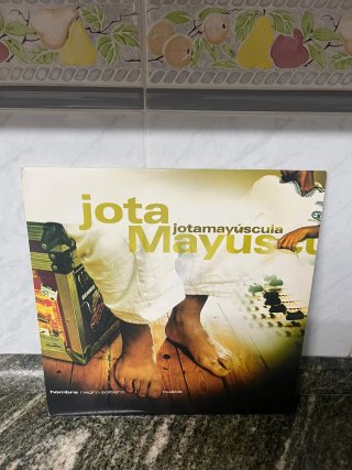Vinilo Jota Mayúscula - Hombre Negro Soltero