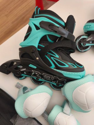 Patines en línea con protecciones y bolsa