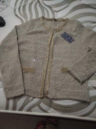 Rebeca Beige con Detalles Dorados