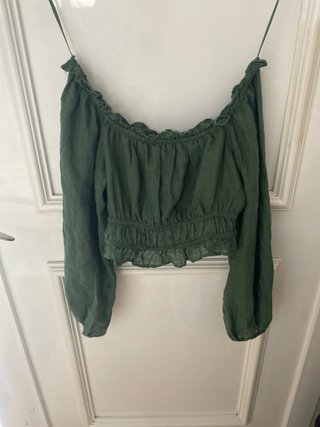 Blusa Verde con Escote Bardot
