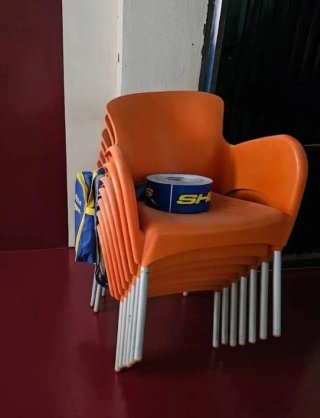 Set de 8 Sillones Apilables Naranjas (unidad)