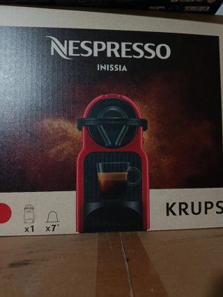 Cafetera Nespresso Inissia Krups Roja