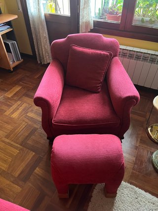 Butaca con reposapiés a juego