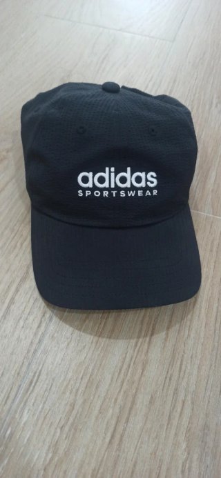 Gorra adidas Negra