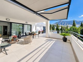 Piso en alquiler en Lomas de Marbella Club en Marbella