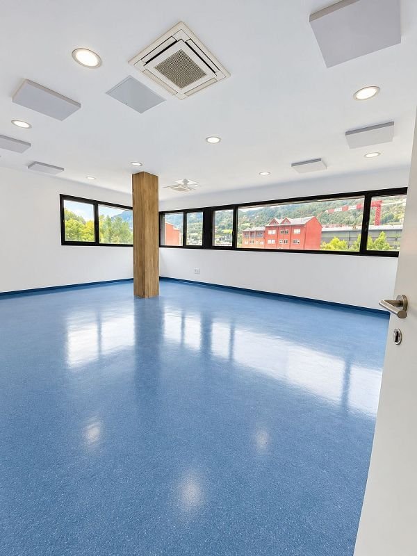 Commercial premises for rent in Encamp · 2 of 14
