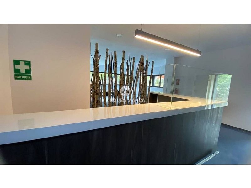 Commercial premises for rent in Encamp · 2 of 16