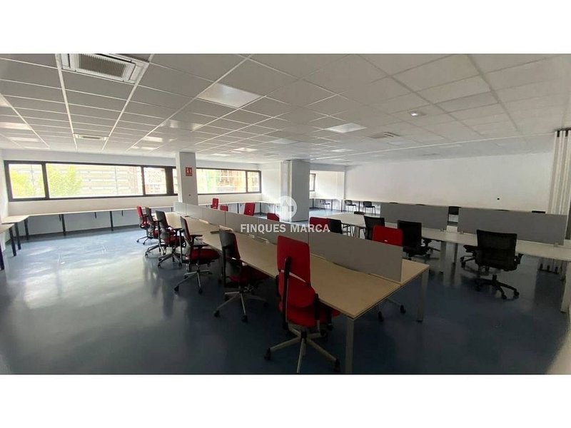 Commercial premises for rent in Encamp · 13 of 16