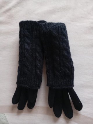 Guantes con manopla Negros de lana y polar