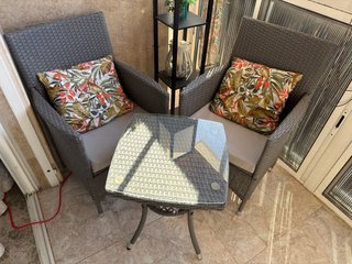 Set de Balcón: Mesa y 2 Sillas