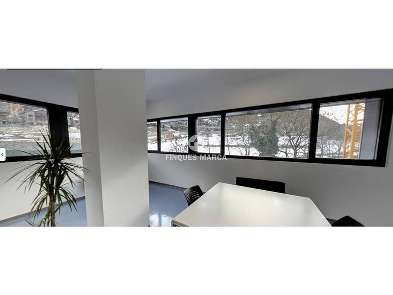 Commercial premises for rent in Encamp · 9 of 13