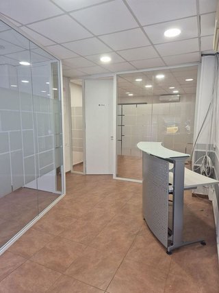 Local comercial en alquiler en Les Planes en Sant Joan Despí