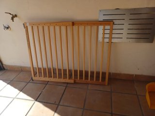 Puerta de Seguridad para Niños de Madera