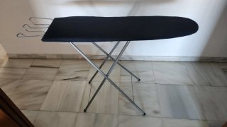 Tabla de planchar con soporte