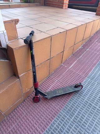 Scooter Freestyle Negro y Rojo