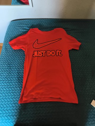 Camiseta Nike Roja