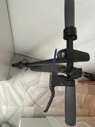 Patinete eléctrico negro