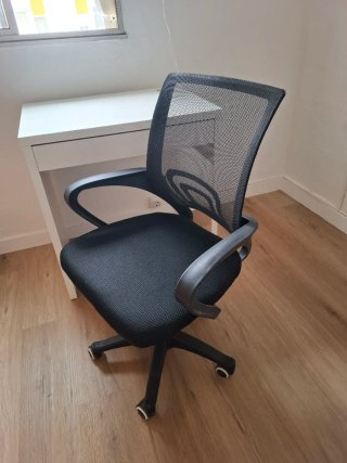Silla de escritorio negra