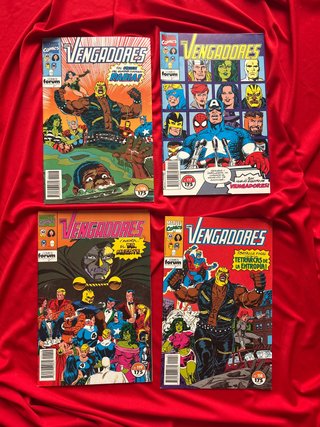 Lote de cuatros cómics Los Vengadores
