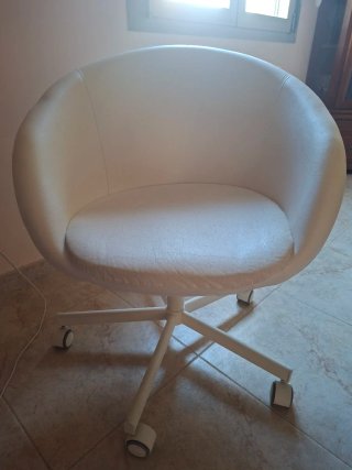 Silla de escritorio blanca