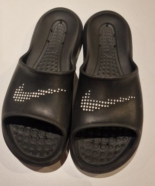Chanclas Nike negras