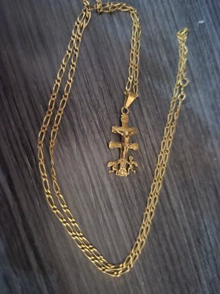 Colgante con Cruz de Oro