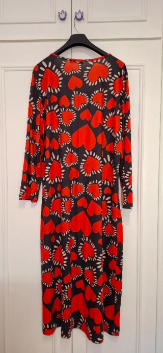 Vestido largo estampado corazones