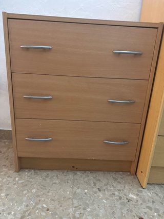 Cajonera de madera con 3 cajones