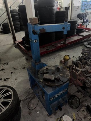 Máquina Desmontadora de Neumáticos Silver 331