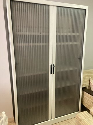 Armario oficina con puertas correderas