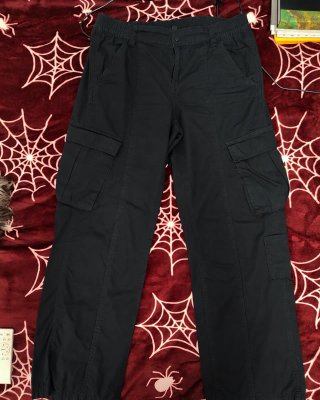 Pantalón cargo negro