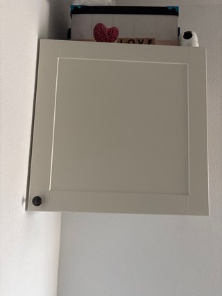 Armario de pared IKEA modelo Hermes