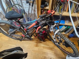 Bici eléctrica Megamo 27,5" – horquilla Fox