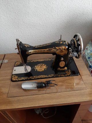 Máquina de Coser Singer Antigua