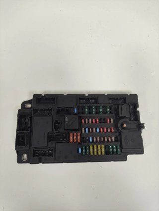 Caja de fusibles Mini R56 R57 1.6 turbo de 2011.