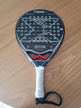 Pala de Pádel NOX AT10 Genius