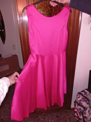 Vestido de satén fucsia