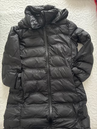 Abrigo ligero negro Zara con capucha desmontable,