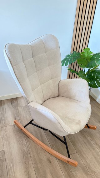 Mecedora con balancín de madera